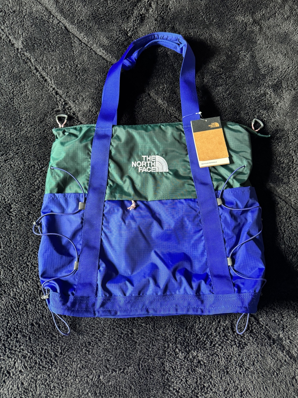 The North Face Borealis Lightweight Tote In Ponderosa Green/Lapis Blue. NWT - Picture 3 of 8